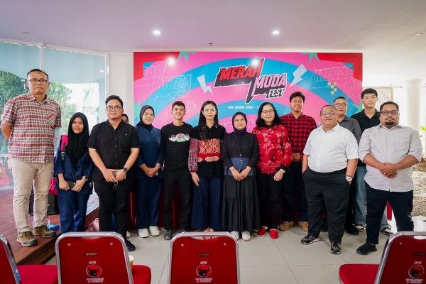 Rocky Gerung dan Adian Napitupulu Bertemu di Yogya: PDI Perjuangan Gelar Merah Muda Fest Rayakan Sumpah Pemuda