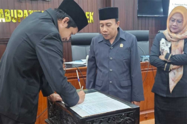 APBD Trenggalek 2026 Disahkan, Pemangkasan Dana Transfer Jadi Tantangan Utama