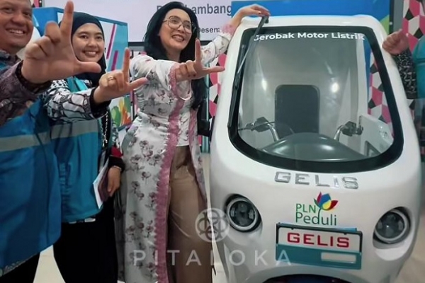 Rieke Diah Apresiasi PLN Bagikan Gerobak Motor Listrik Bagi UMKM di Lambangsari