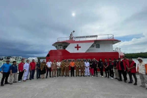 Kapal Rumah Sakit Laksamana Malahayati Gelar Pelayanan Kesehatan di Mentawai