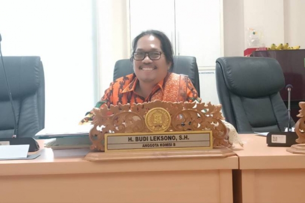 Budi Leksono Soroti Keberadaan Reklami di Taman Median Jalan Kota Surabaya