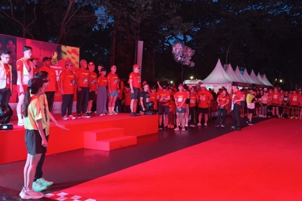 Soekarno Run 2026: Pramono Anung Lepas 10.000 Pelari di Tengah Hujan Rintik