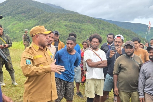 Bupati Spei Bidana Dengar Komitmen Warga Kiwirok Ingin Bangkit dan Hidup Normal