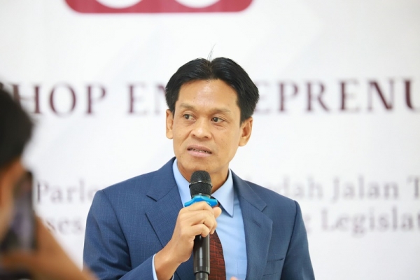 Didik Haryadi Santuni Anak Yatim di Desa Manggis