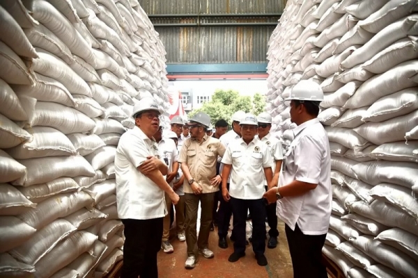 Alex Indra Lukman Pastikan Stok Bahan Pokok di Sumsel Aman di Bulan Ramadan