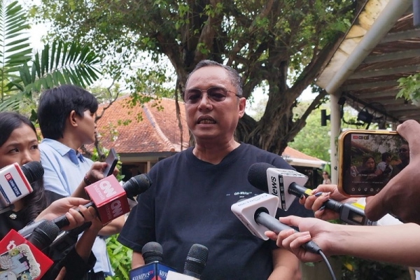 Deddy Sitorus: Mobil Dinas Gubernur Kaltim Rp8,5 Miliar Melawan Semangat Efisiensi Prabowo