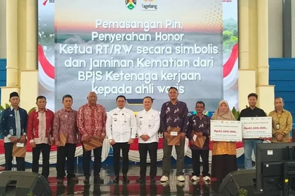 Damar Prasetyono Serahkan Santunan Kematian Senilai Rp 84 Juta