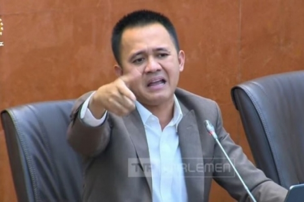 Mufti Anam: Impor 105 Ribu Pikap dari India Tidak Transparan dan Tak Pernah Dibahas di DPR