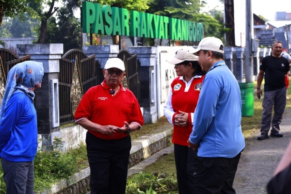 ASN Blitar Bersih-bersih Pasar Kanigoro, Wujudkan Lingkungan yang ASRI