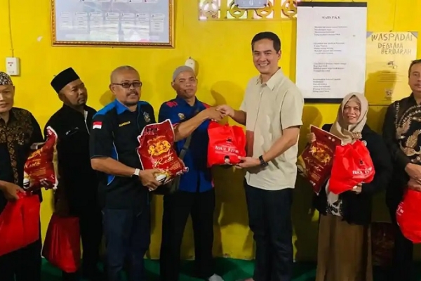 Adisatrya Suryo Sulisto Salurkan 300 Paket Sembako ke Masyarakat Perantau Asal Banyumas dan Cilacap