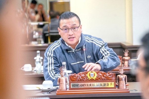 Kenneth Desak Evaluasi Total Pengelolaan Sampah Jakarta