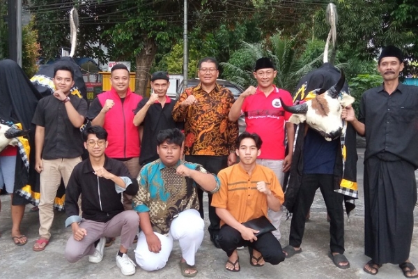 DPC BMI Kabupaten Malang Bagikan Ratusan Paket Takjil ke Masyarakat 