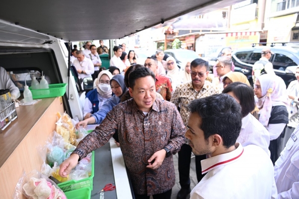 Charles Honoris Pimpin Rombongan DPR RI Sidak di Pasar Modern BSD