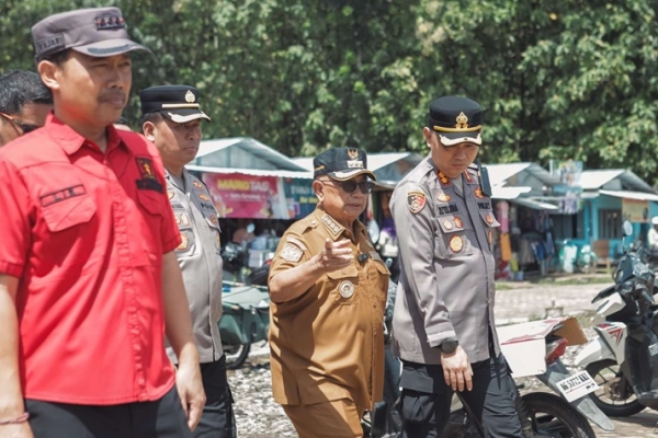 Jelang Idul Fitri, Forkopimda Kabupaten Blitar Monitoring Pasar dan Pos Pengamanan 