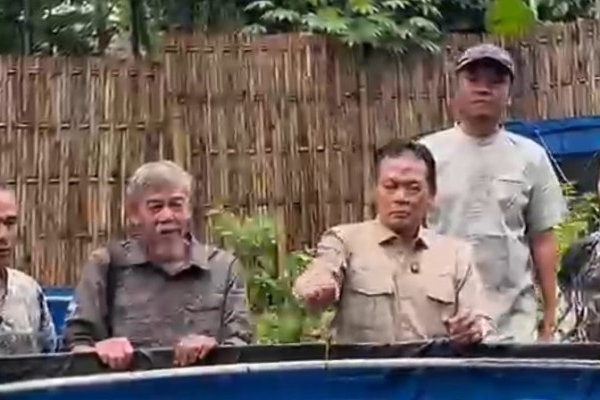 Rokhmin Dahuri Dorong Penguatan Peran BUMDes Durajaya Lewat Pengembangan Budidaya Bioflok Ikan 