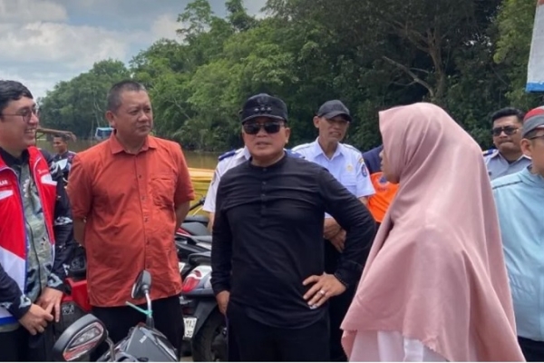 Bupati Sujiwo Segera Carikan Solusi Terkait Kelangkaan dan Tingginya Harga BBM 