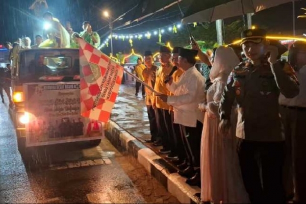 Bupati Yohanes Ontot Bersama Panitia Hari Besar Islam Lepas Pawai Idulfitri 1447 H