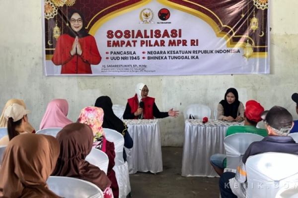 Sadarestuwati Sosialisasi Empat Pilar Kebangsaan Kepada Masyarakat di Kec. Bareng, Jombang
