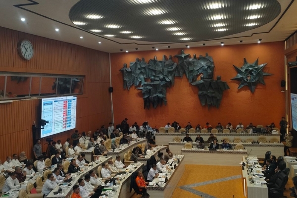 Lasarus Soroti Masih Banyak Jalan Berlubang di Rest Area yang Tak Ditangani Optimal