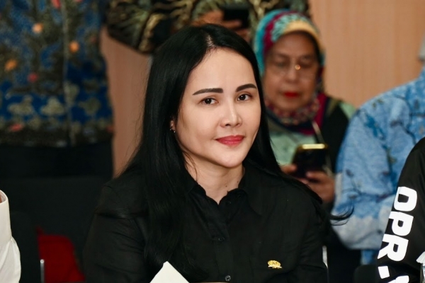 Shanty Alda Soroti Pemenuhan Standar Industri Baterai Nasional di Karawang