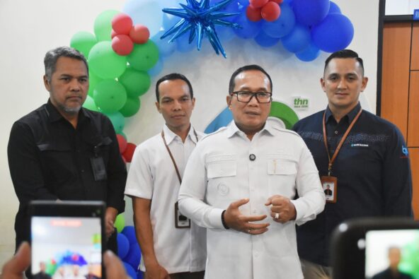 Sujiwo Alihkan Anggaran Infrastruktur Jalan ke Pembangunan Pendidikan