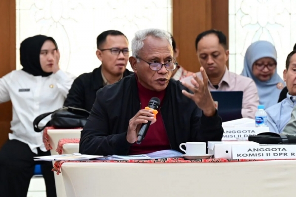 Komarudin Watubun: Investasi Tak Boleh Korbankan Penguasaan SDA Oleh Masyarakat Lokal