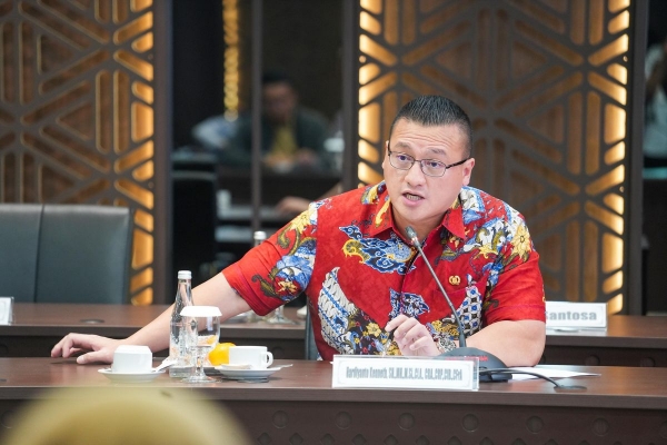 Kenneth Desak Pemprov DKI Jakarta Segera Implementasikan Sistem Pembayaran Non-tunai Untuk Parkir