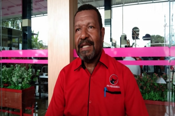 Edoardus Kaize Serap Aspirasi Buruh Lepas dan TKBM di Pelabuhan Laut Merauke