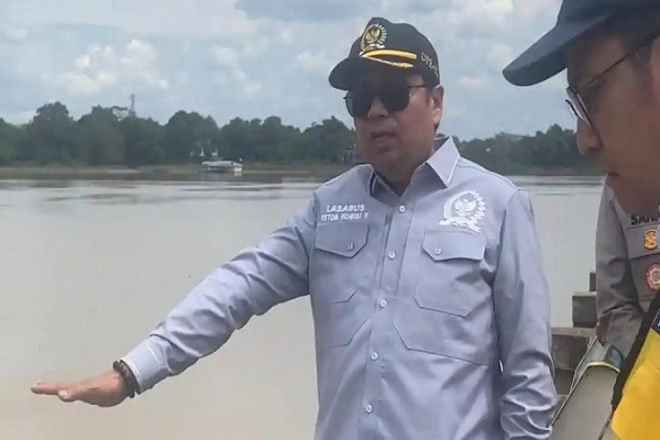Lasarus Tegaskan Persoalan Infrastruktur Jalan di Sintang Hampir Merata di Berbagai Wilayah