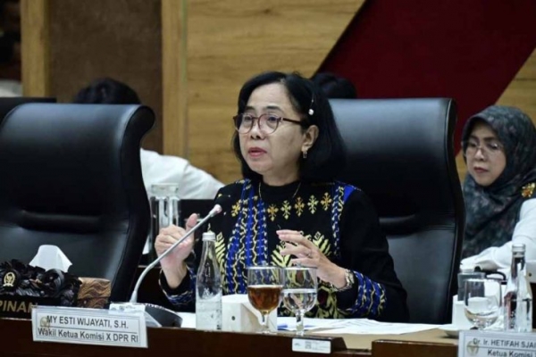 MY Esti Ingatkan Pemerintah Tidak Ada Ketimpangan Pendidikan Terutama di Daerah 3T
