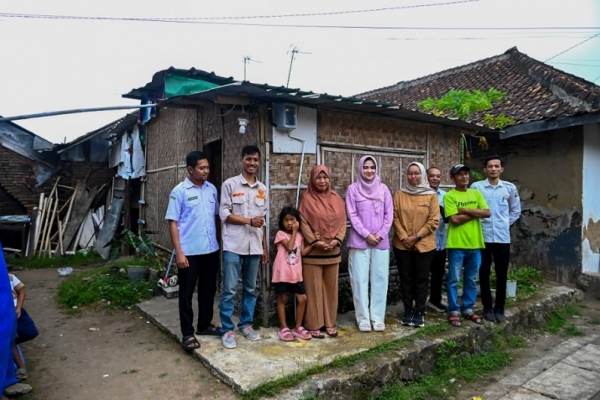 Sarifah Perjuangkan Bantuan Bedah Rumah Bagi Bilik Bambu di Tengah Perumahan Beton