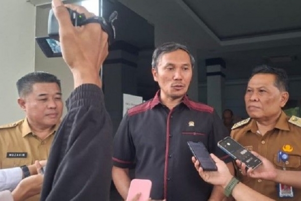 Edi Purwanto Desak Percepatan Perbaikan 7 Jembatan Putus & Jalan Padang Lamo