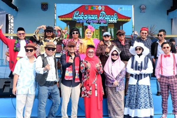Tampil Nyentrik di Lebaran Depok, Yuni Indriany Ajak Generasi Muda Jadi Pelopor Budaya