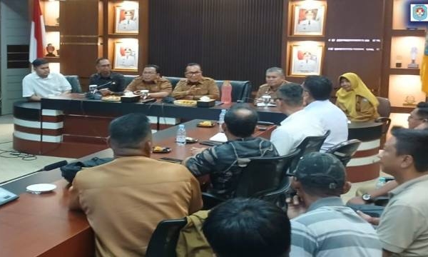 Sujiwo Berhasil Atasi Kelangkaan Solar: Kapal Penumpang Kembali Beroperasi Normal
