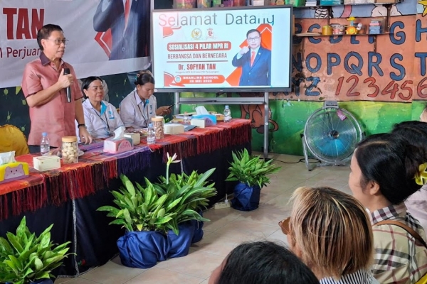 Filosofi Bangunan Kokoh: Sofyan Tan Bedah Empat Pilar di Hadapan Ratusan Orang Tua Siswa