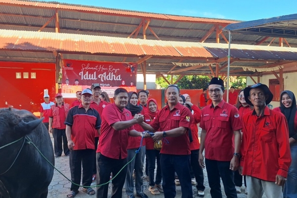 Momentum Iduladha, DPC PDI Perjuangan Pringsewu Tebar 539 Kantong Daging Kurban