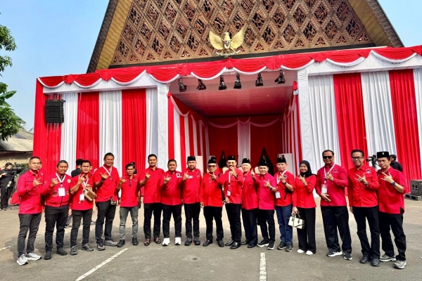 KSB DPD PDI Perjuangan dan Kab/Kota Kalsel Hadiri Upacara Hari Lahir Pancasila 2026 di Sekolah Partai