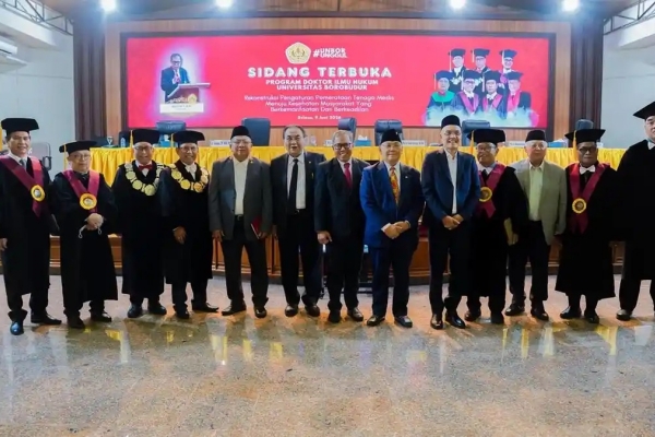 Gagas Pemerataan Tenaga Medis, Wakil Ketua Komisi VIII DPR RI Abidin Fikri Raih Gelar Doktor Cumlaude