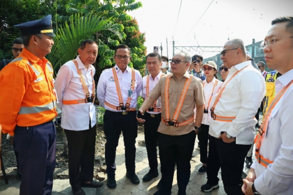 Sofwan Dedy Desak Kemenhub Evaluasi Regulasi Penanganan Perlintasan Sebidang Kereta Api 