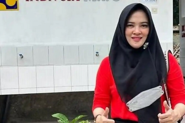 Sarifah Ainun Jariyah Bantu Penyediaan Alat Bantu Dengar Bagi Bu Yoni, Peserta Program BSPS