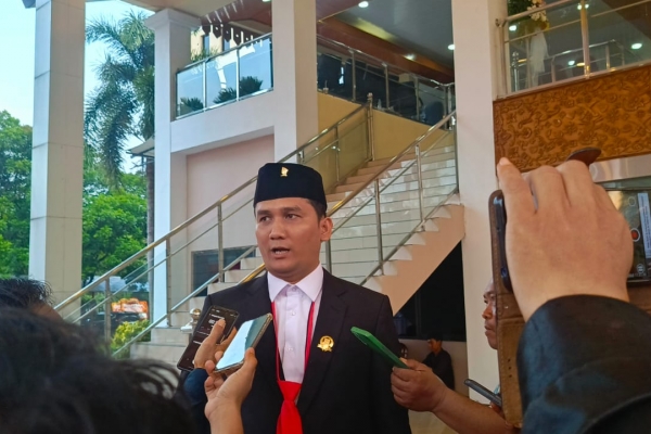 DPRD Kabupaten Bekasi Sahkan Dua Raperda, Fraksi PDI Perjuangan Semprot Absennya Pejabat OPD