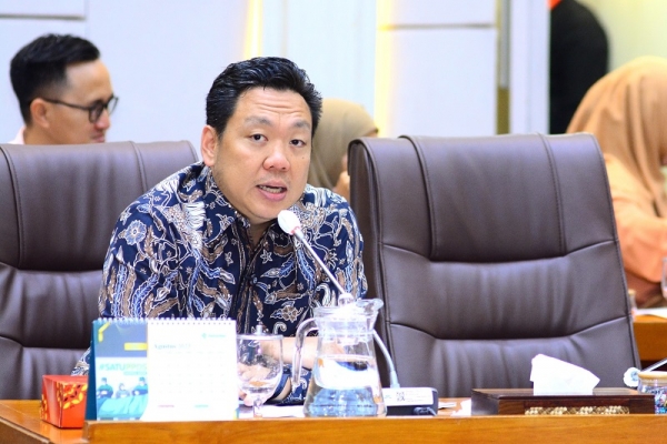 Sebut Draf Lama Tak Berlaku, Charles Honoris Minta Anggaran Gizi 2027 Dirombak Total!