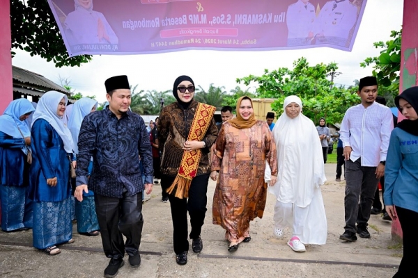 Dewi Juliani Salurkan Bantuan Alat Pertanian, Bantuan Aspirasi, dan PIP di Desa Muara Basung, Kec. Pinggir, Bengkalis 