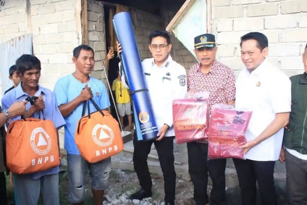 Alfres Masboy Tonggiroh Turun Langsung Serahkan Bantuan Untuk Warga Terdampak Gempa di Parigi Moutong
