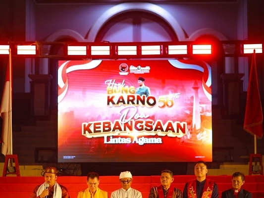 Dibawah Langit Monumen Mandala, PDI Perjuangan Makassar Rajut Kedamaian Lewat Doa Lintas Agama di Haul Bung Karno