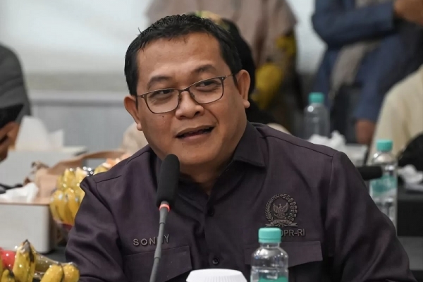 Harga Telur Anjlok, Sonny Danaparamita Desak Kementan Percepat Bantuan Bagi Peternak Ayam Petelur