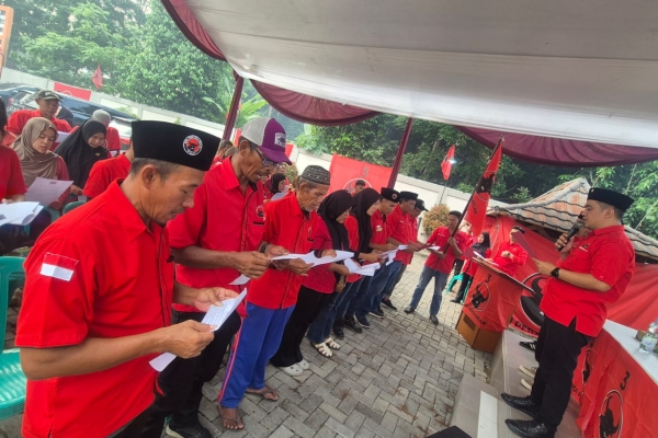 Perkuat Akar Rumput, DPC PDI Perjuangan Kota Serang Kukuhkan 493 Pengurus Ranting