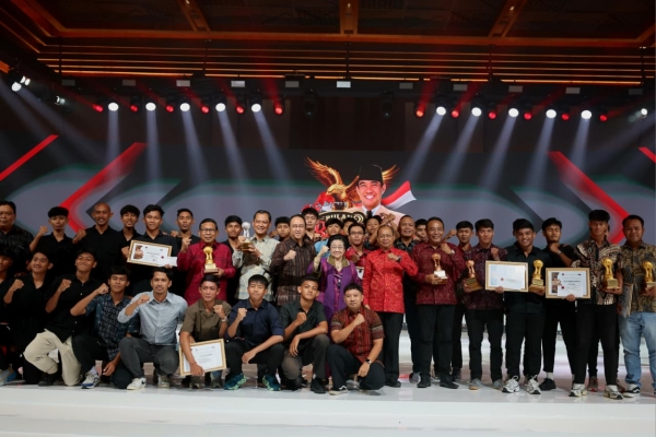 Di Hadapan Megawati, Wayan Koster Pamerkan Lompatan Ekonomi Kreatif Berbasis Budaya Bali