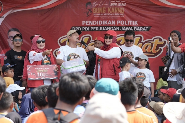 Jalan Sehat Bulan Bung Karno di Pangandaran, Ida Nurlaela Ajak Generasi Muda Teladani Pemikiran Bung Karno