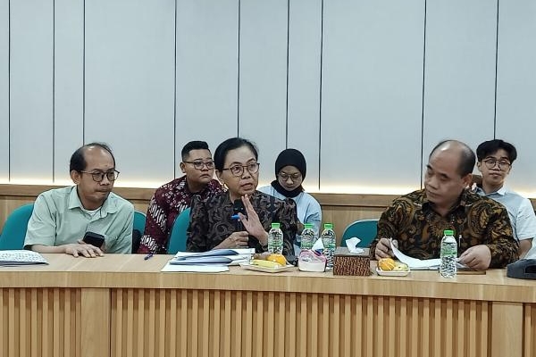 Krisis Guru Hantui RI, MY Esti Dorong Naikkan Kesejahteraan agar Profesi Guru Kembali Diminati!